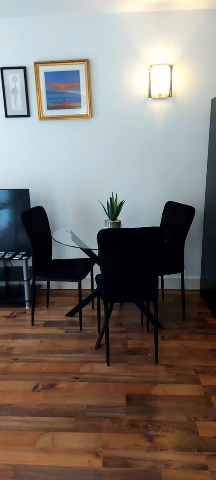 City Apartment In Great Location With A Balcony & Parking Possible - West One Sheffield Exterior foto